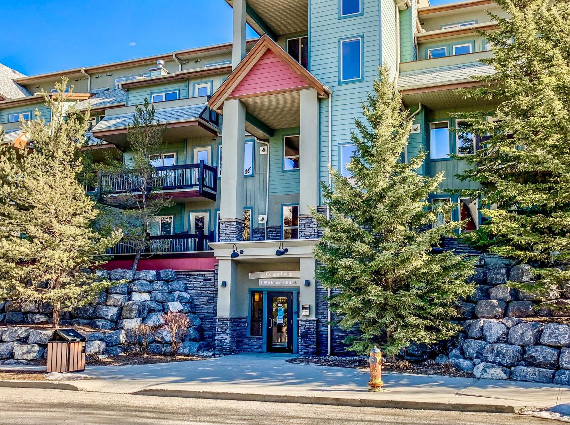 Canmore Mountain View Loft Apartment Heated Outdoor Pool Eksteriør billede